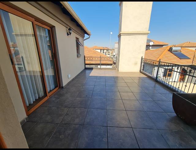 3 BEDROOM HOUSE FOR SALE IN VANDERBIJLPARK SE 8